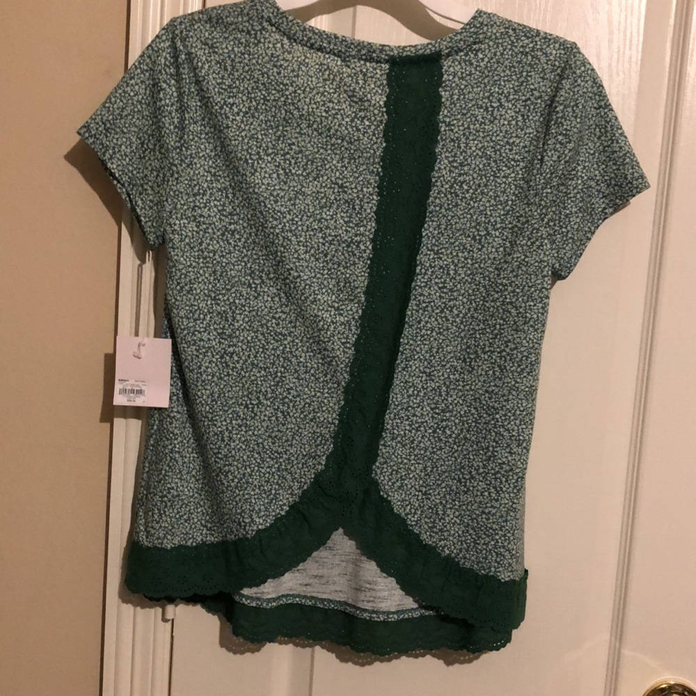 NWT LAUREN CONRAD . Ladies top. - Picture 4 of 7
